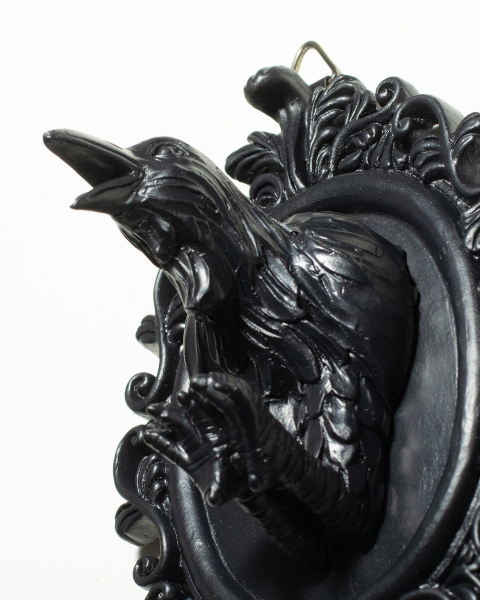 Crowl on the wall - The Cursed Closet