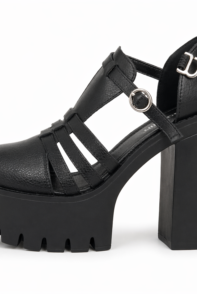 Kyla's 90's Chunky Goth Boots black