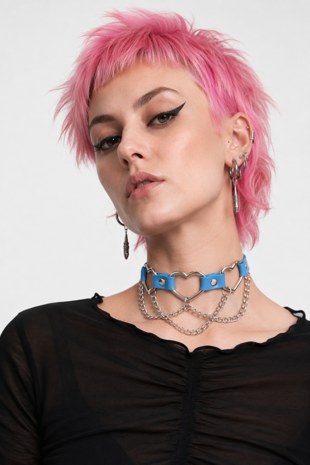 Faux Leather Heart Chain Choker' light blue