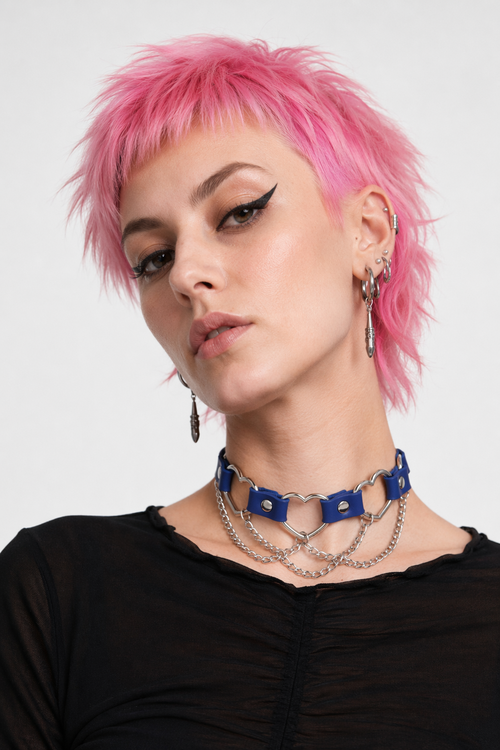 Faux Leather Heart Chain Choker' blue