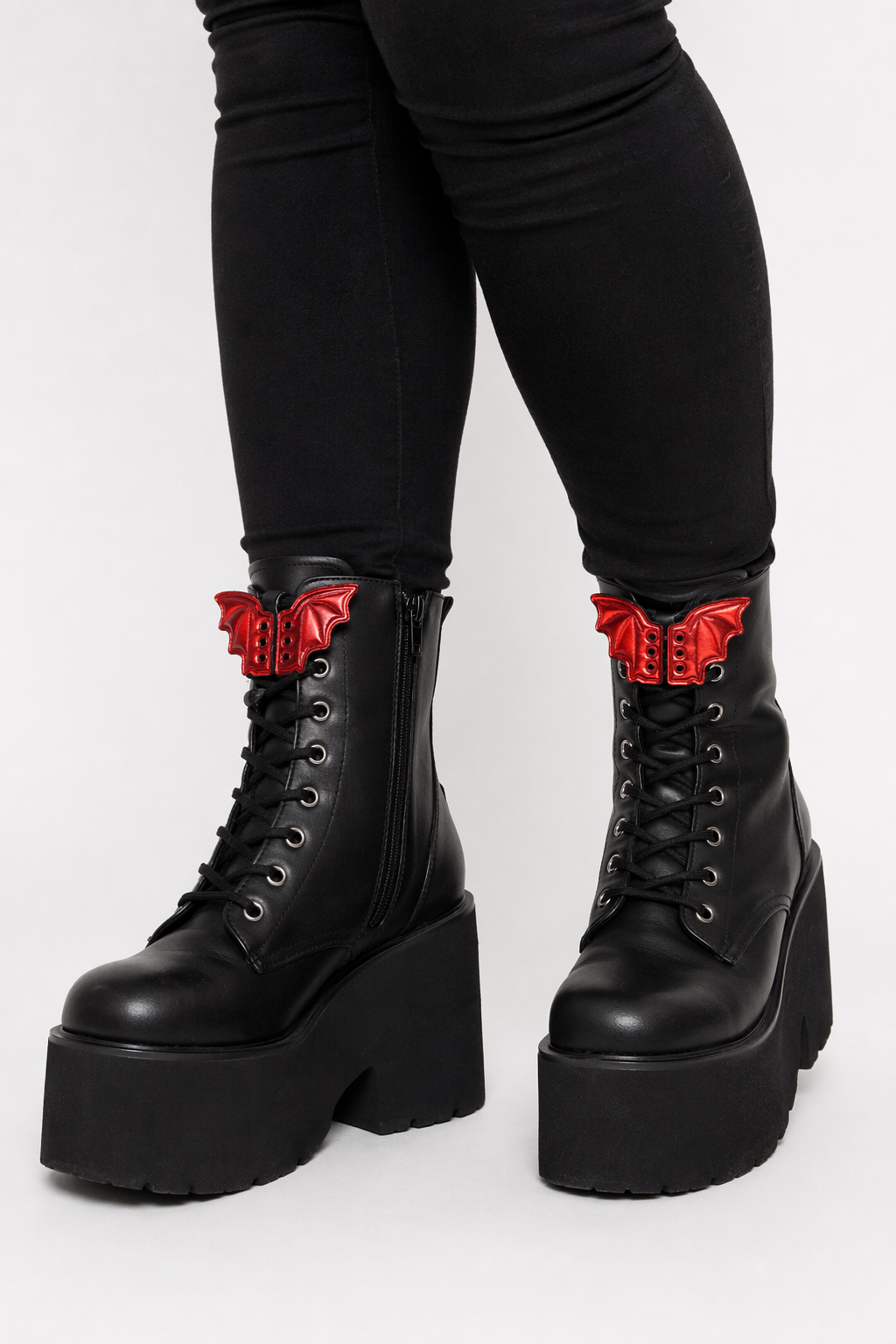 Black Bat Shoe Lace Pair Red small bats