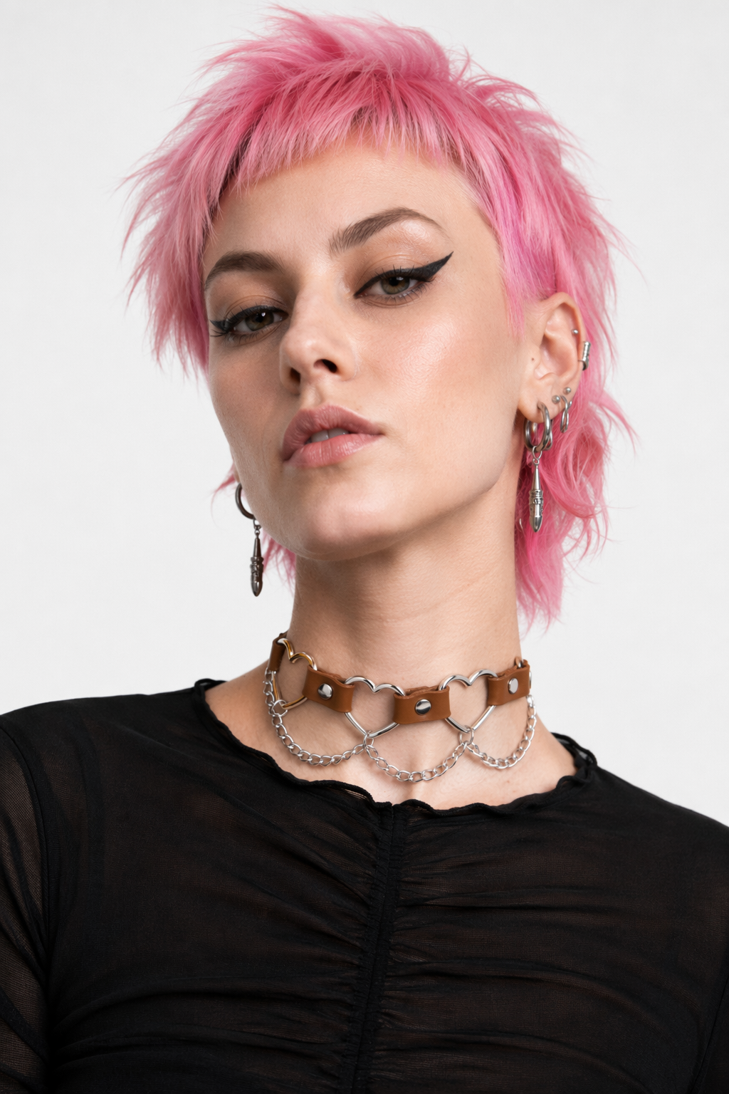 Faux Leather Heart Chain Choker' brown