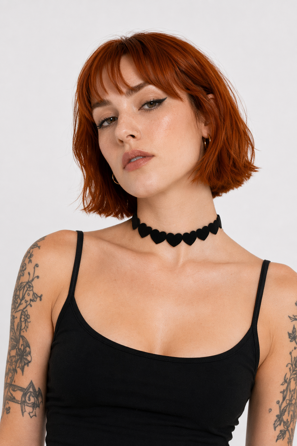 Gothic Velvet Heart Choker black