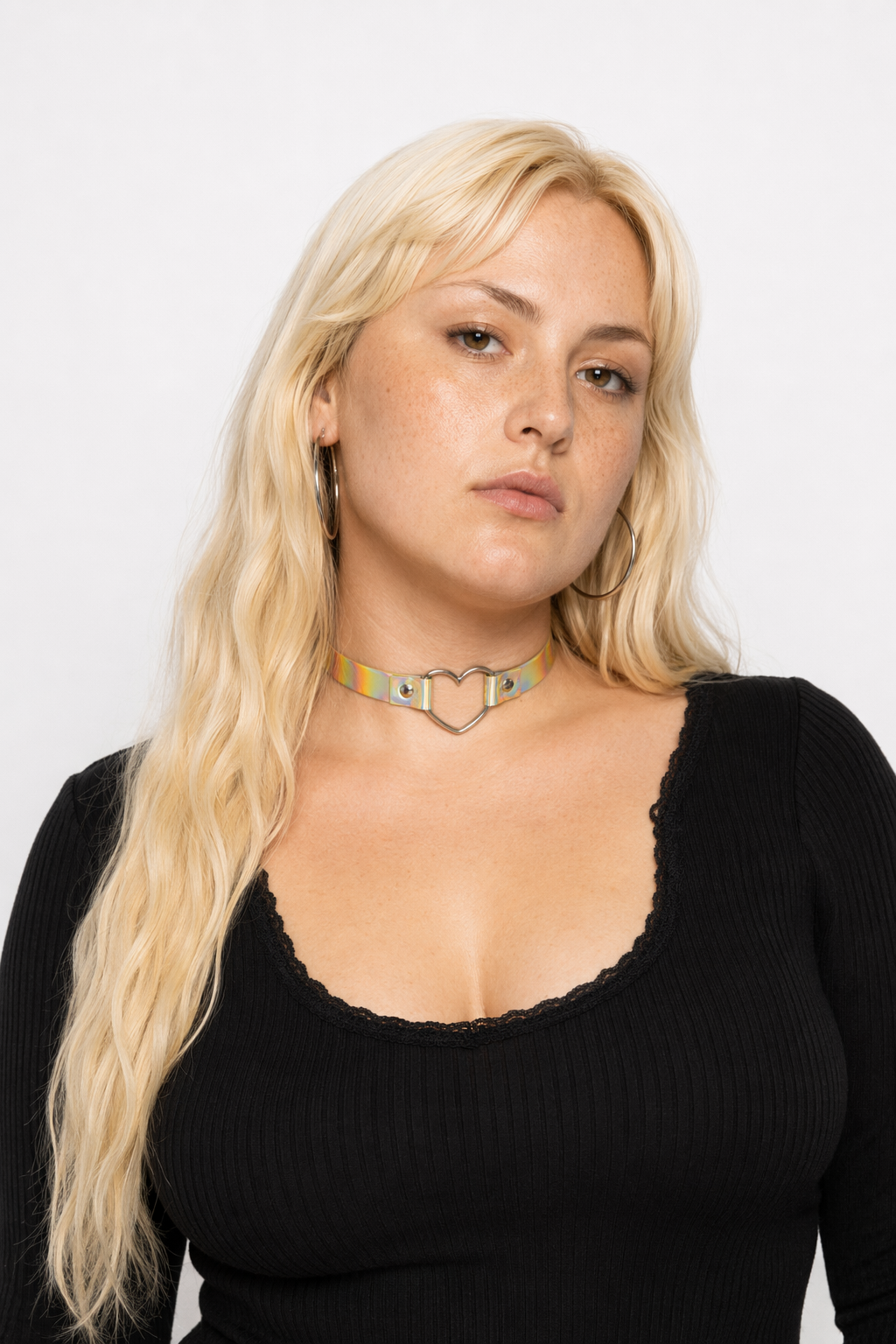 Holographic Heart Choker' gold