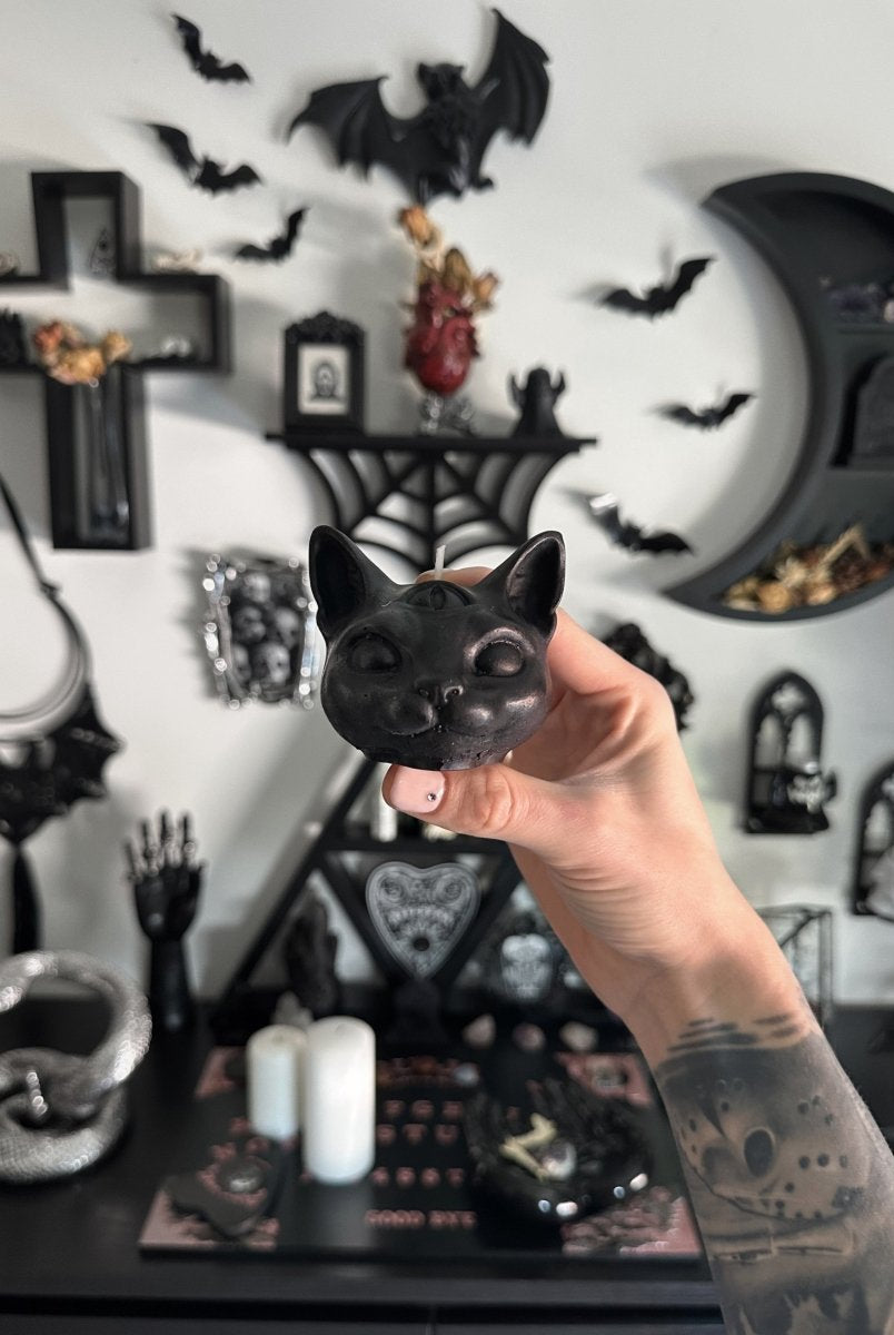 Kitty Candle - The Cursed Closet