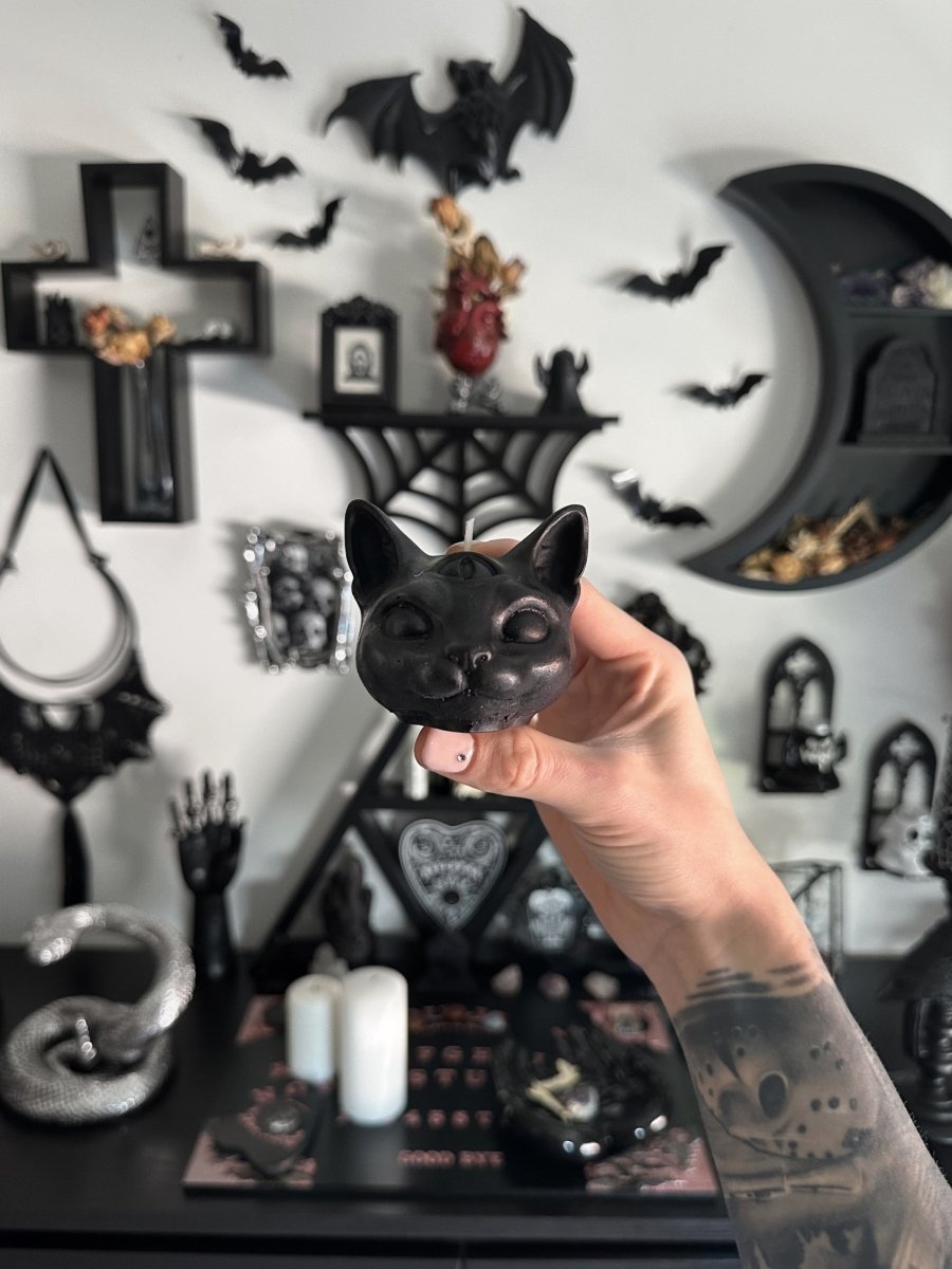 Kitty Candle - The Cursed Closet