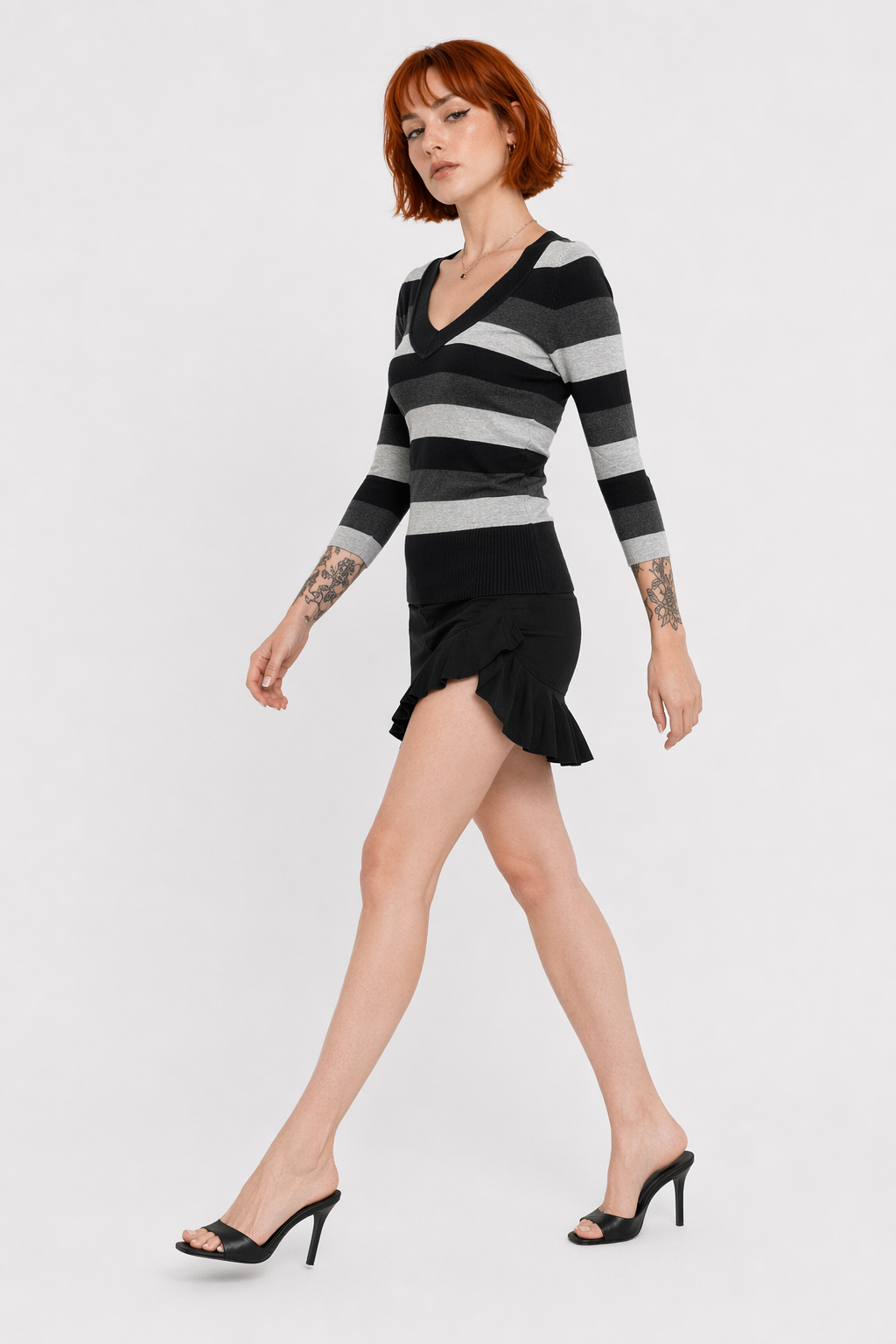 Monochrome V-Neck Striped Sweater Stripe