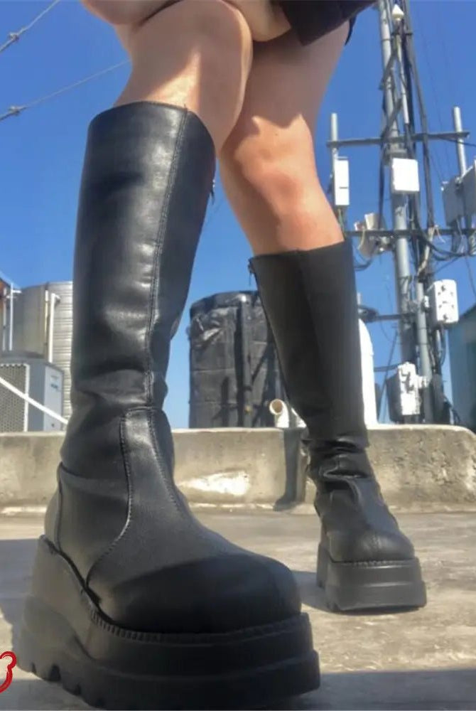 Black Goth Platform Boots'