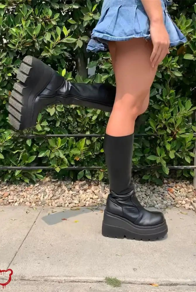 Black Goth Platform Boots'