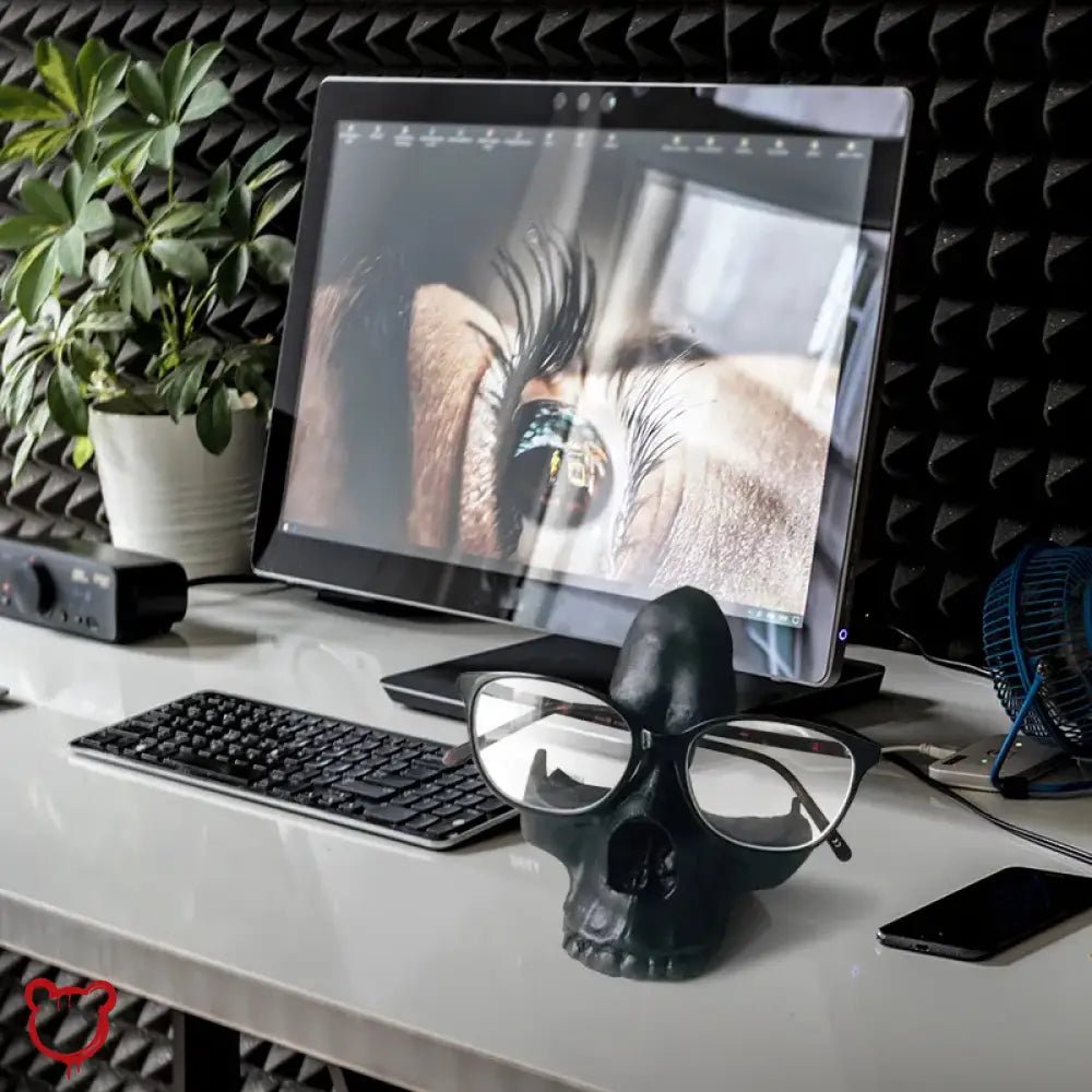 Gothic Skull Statue Glass - The Cursed Closet