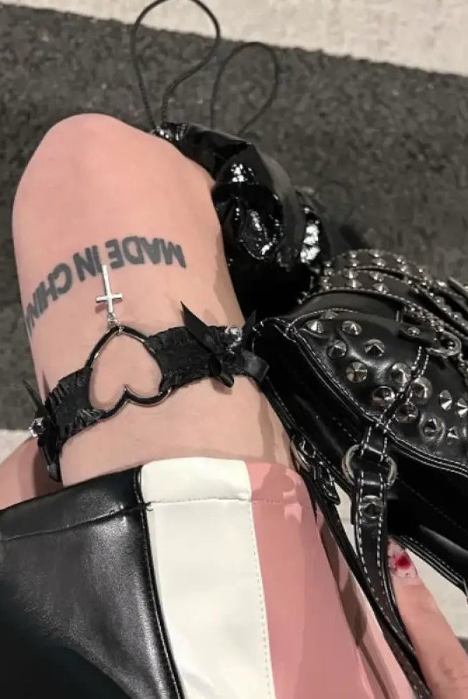 "Heart Lace Leg Garter - Black" - The Cursed Closet