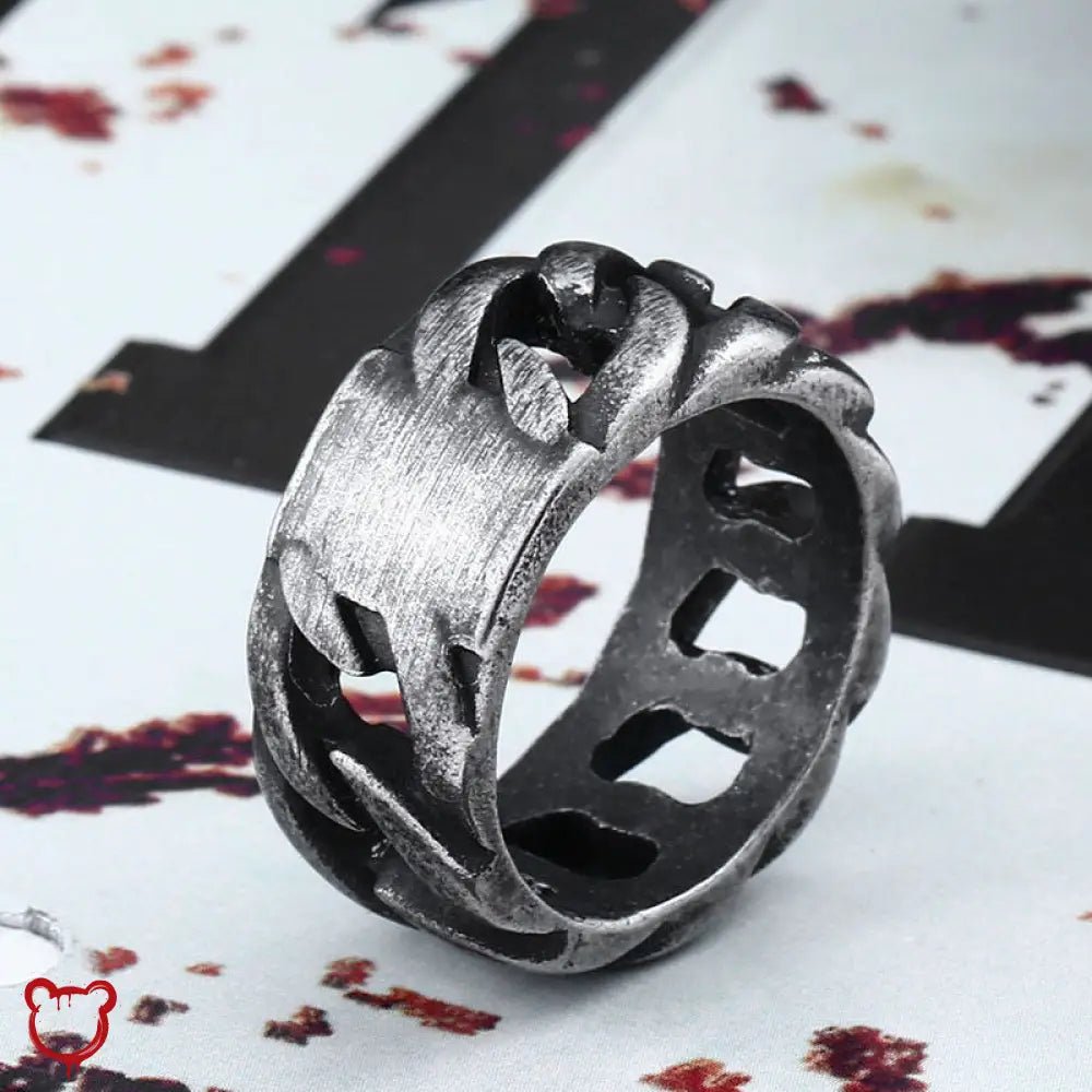Punk Chain Ring - The Cursed Closet