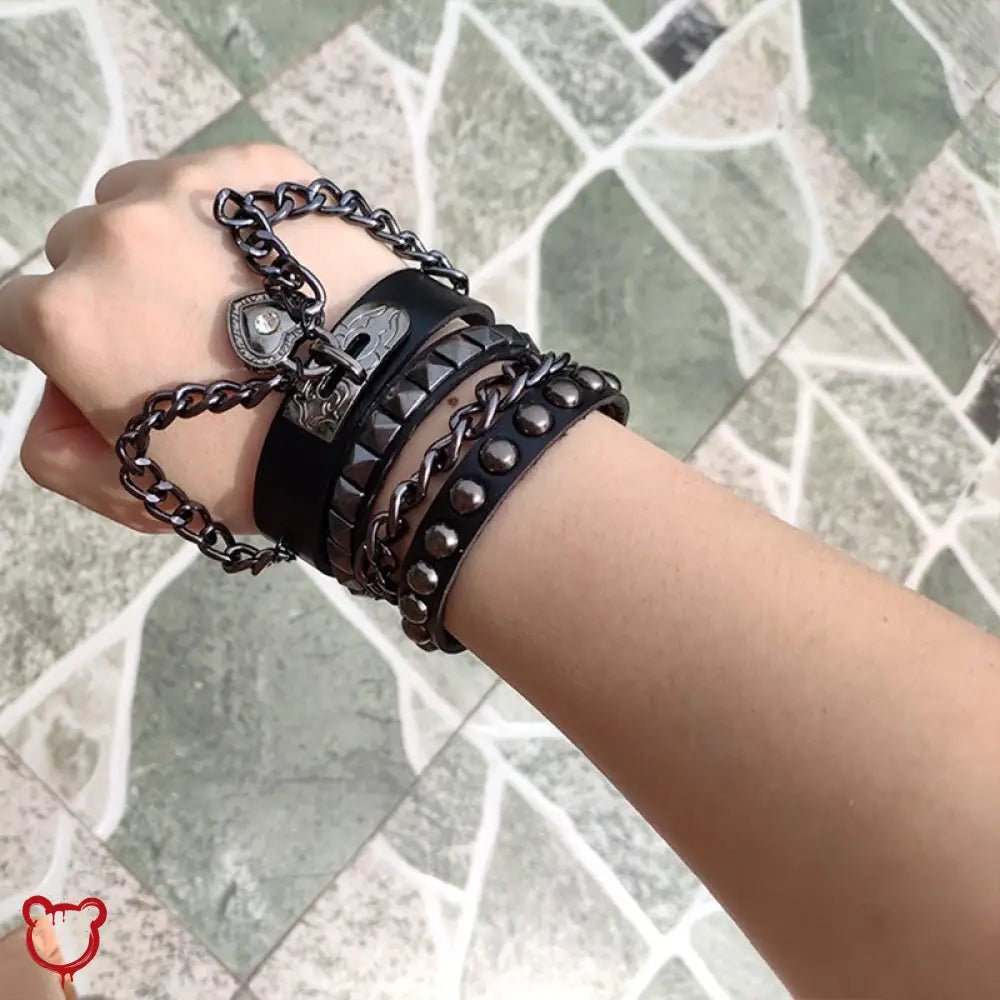 "Silver Heart Goth Chain Bracelet" - The Cursed Closet