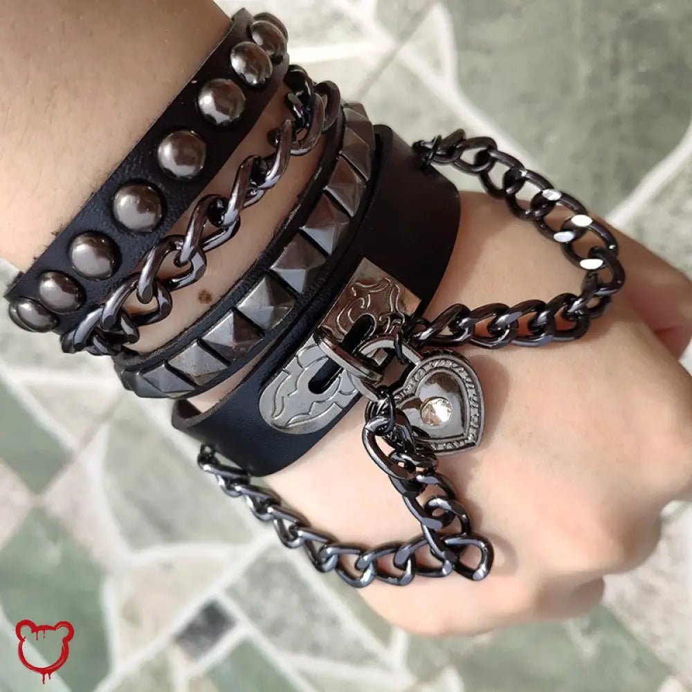 "Silver Heart Goth Chain Bracelet" - The Cursed Closet
