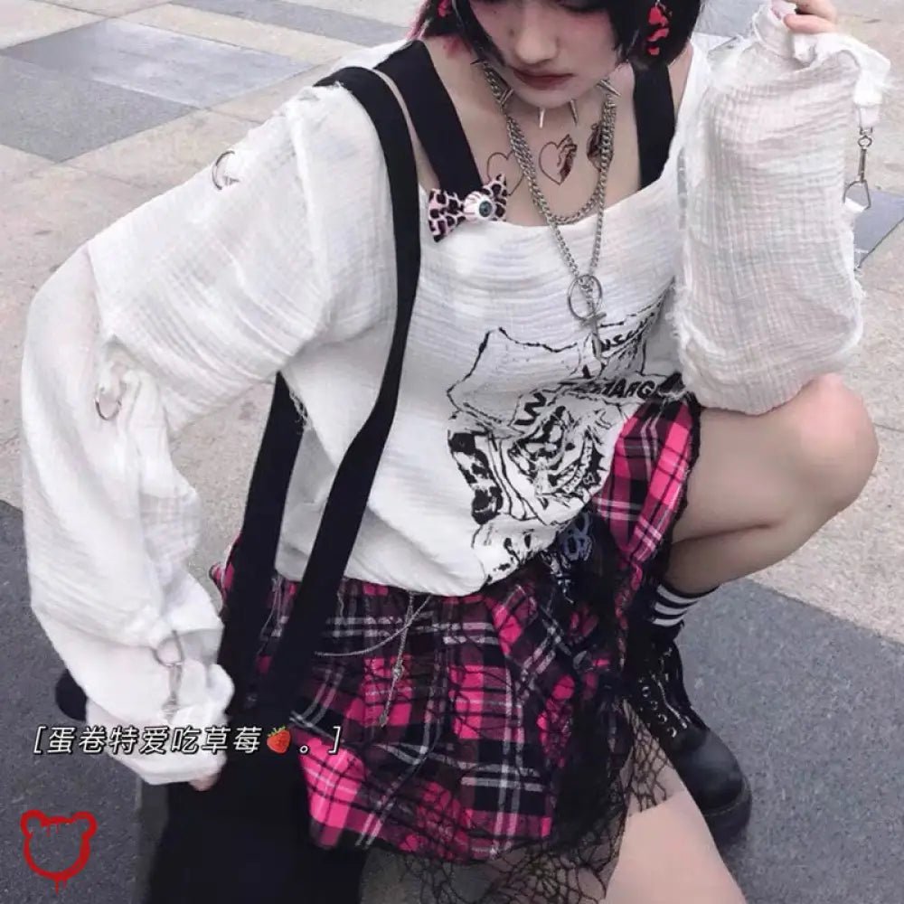 Skull shoulder sweater - The Cursed Closet