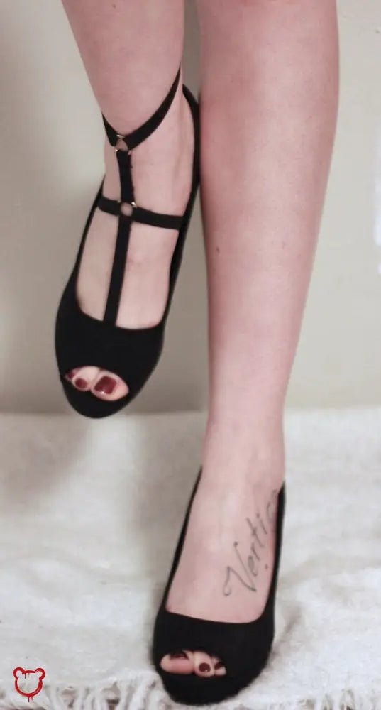 Triangle Belt Frame - The Cursed Closet