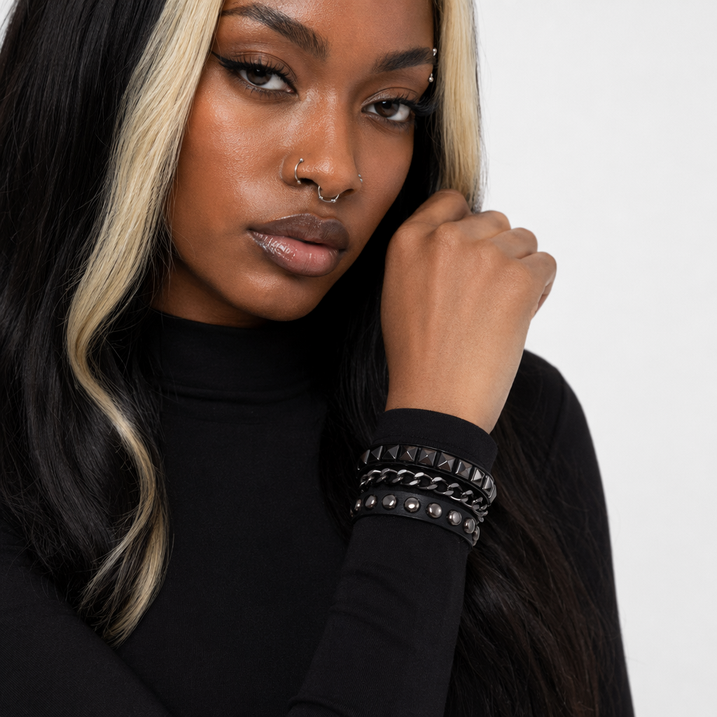 "Silver Heart Goth Chain Bracelet" BR5558A black