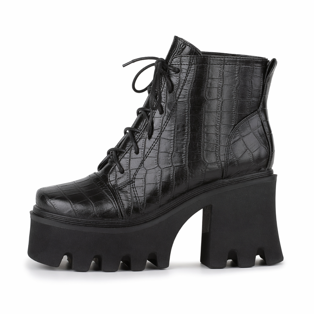 Gothic Lace-Up Leather Boots black