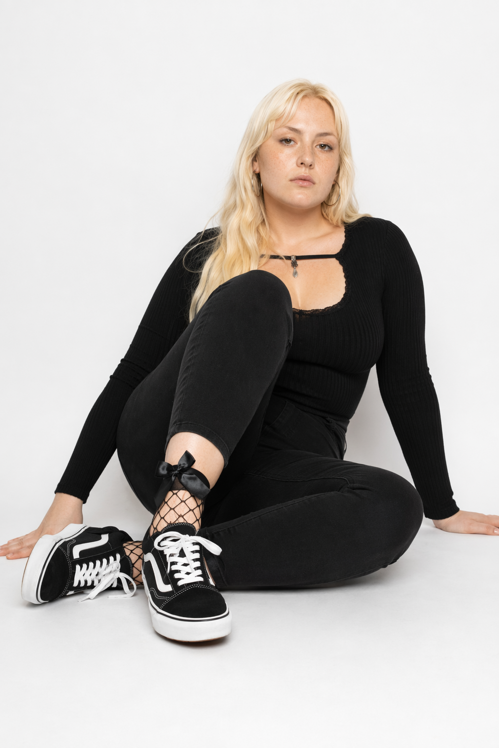 Youthful 'Bow Socks black