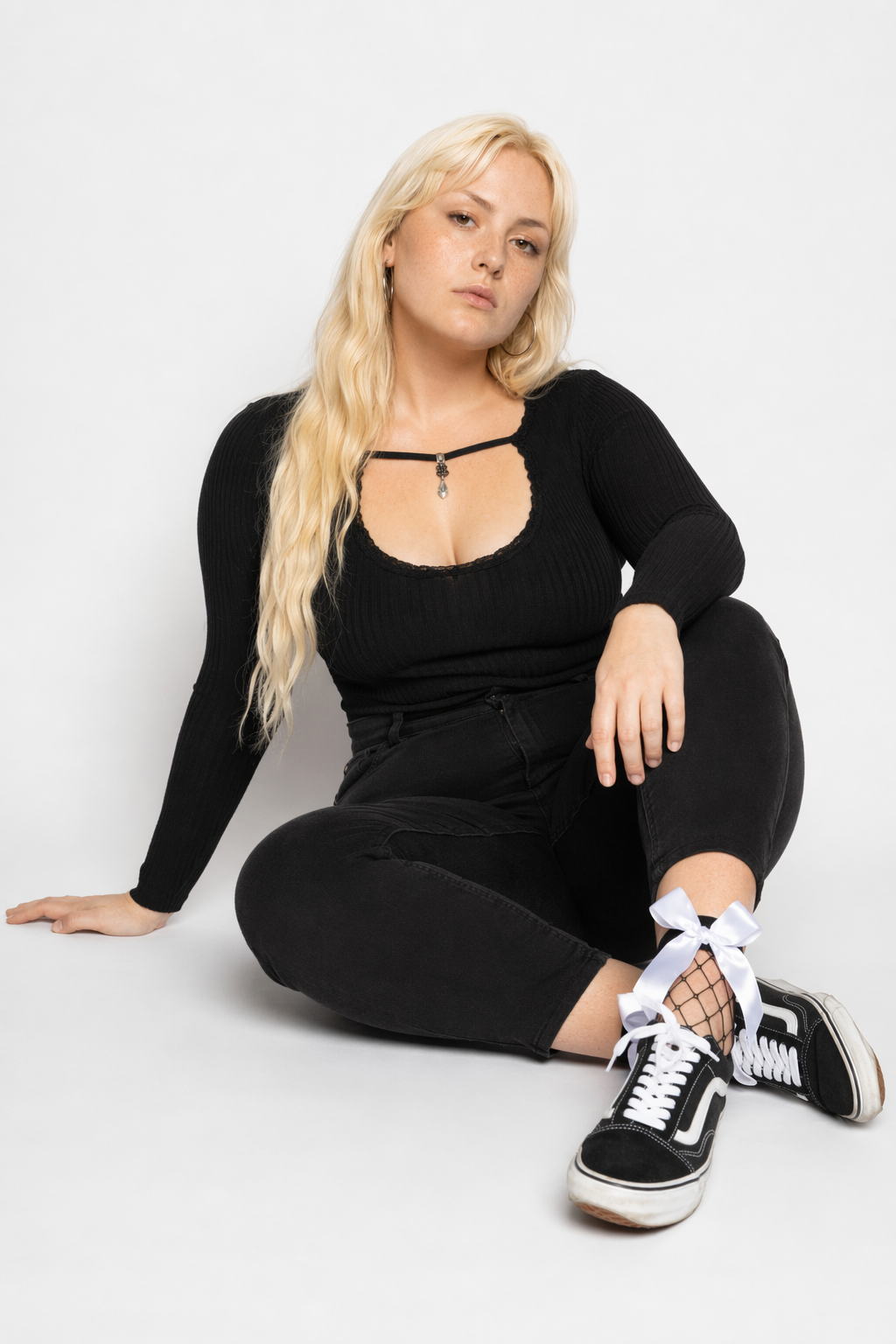 Youthful 'Bow Socks black white