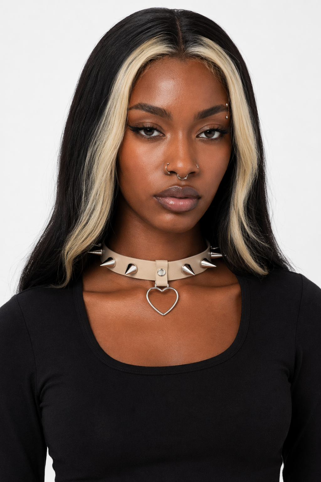 Furious Heart Choker in Black begie