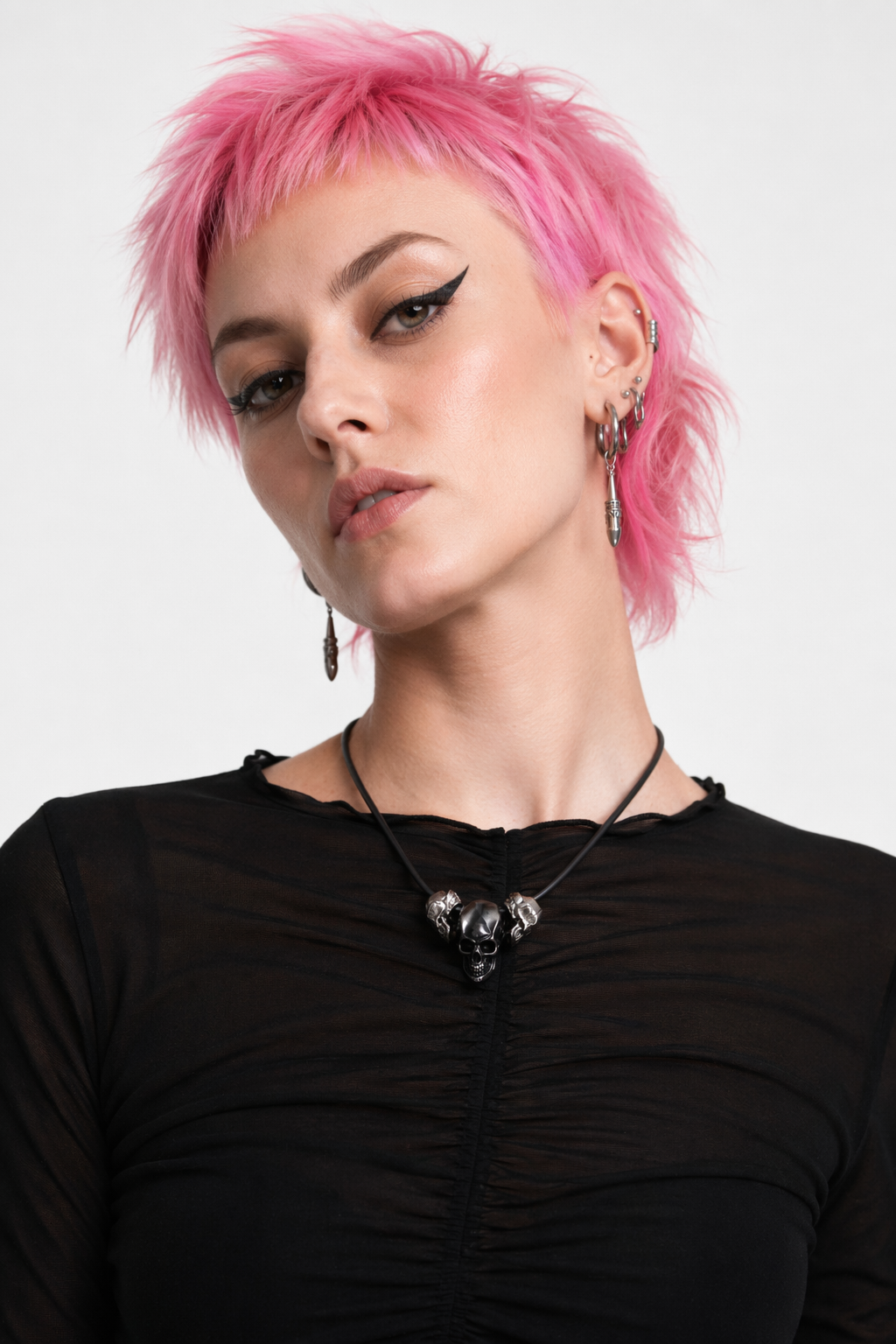 Skull Pendant Necklace Black