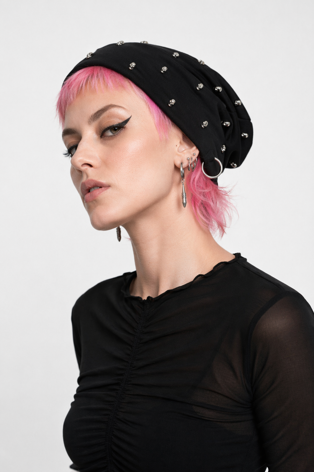 Skull Beanie Black