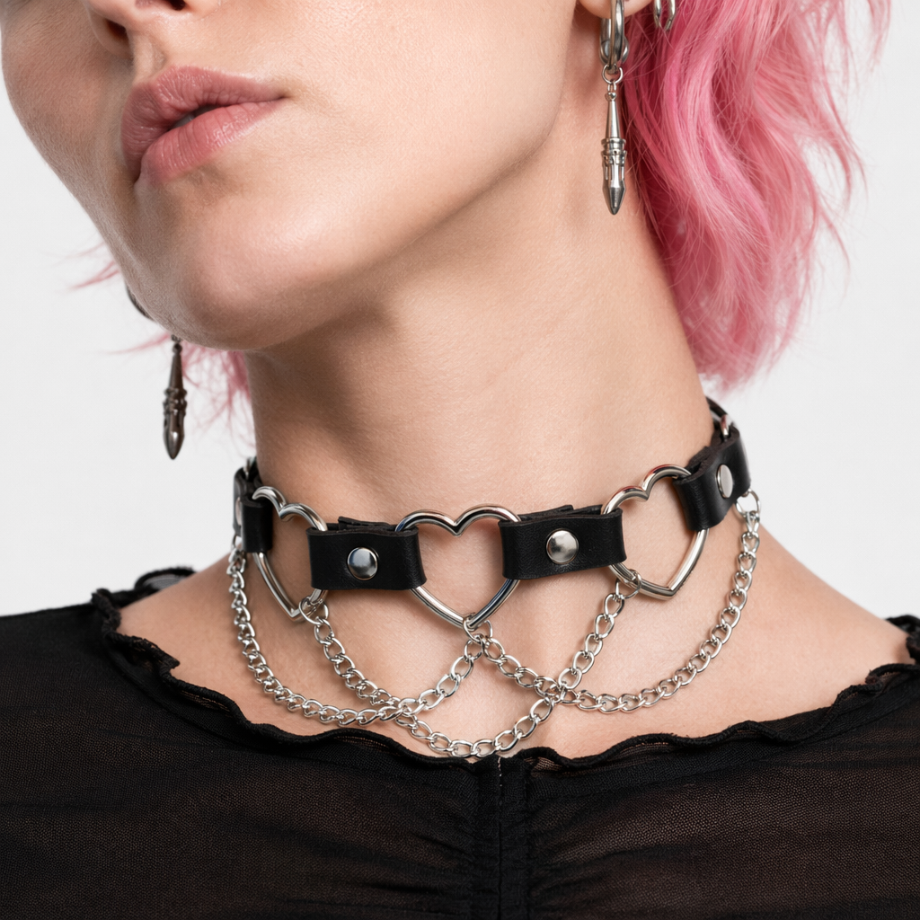 Faux Leather Heart Chain Choker' black