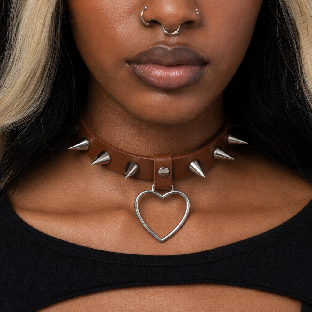 Furious Heart Choker in Black brown