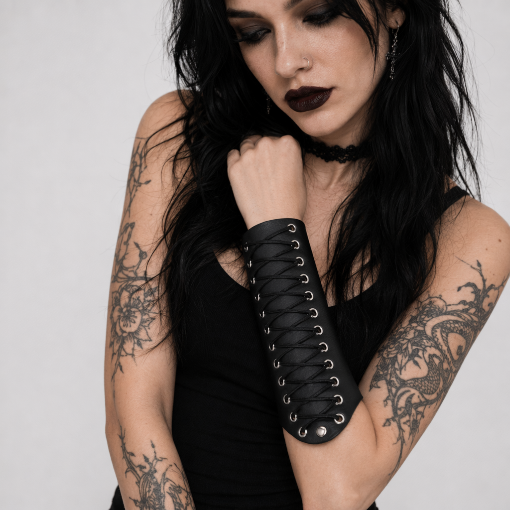 Lace Up Gothic Armband Default
