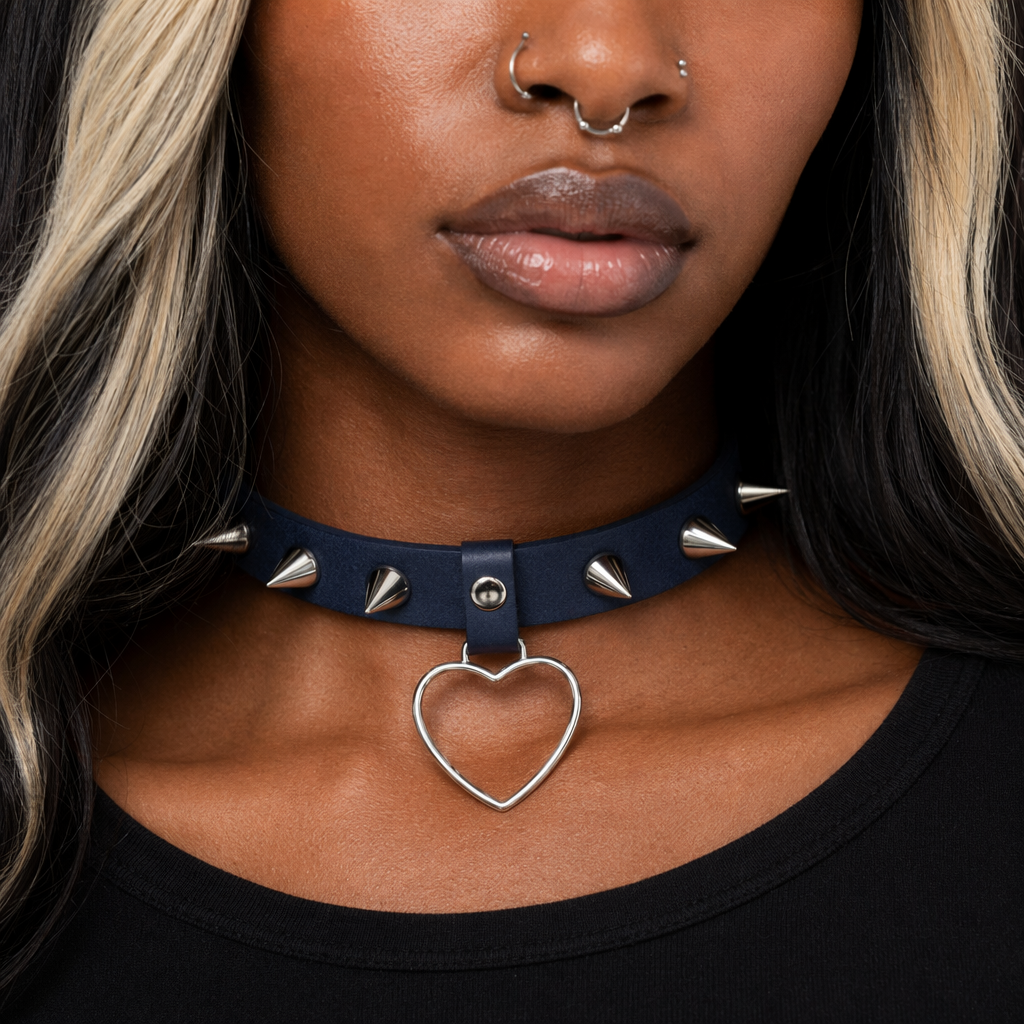 Furious Heart Choker in Black navy