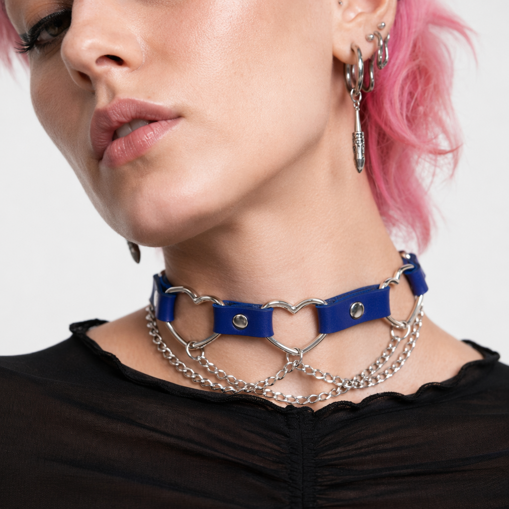 Faux Leather Heart Chain Choker' blue