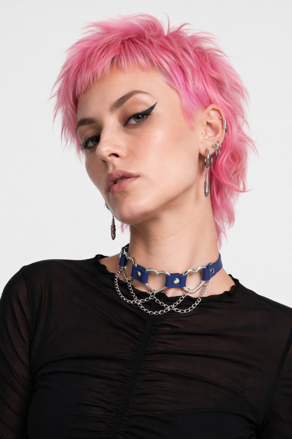 Faux Leather Heart Chain Choker' blue