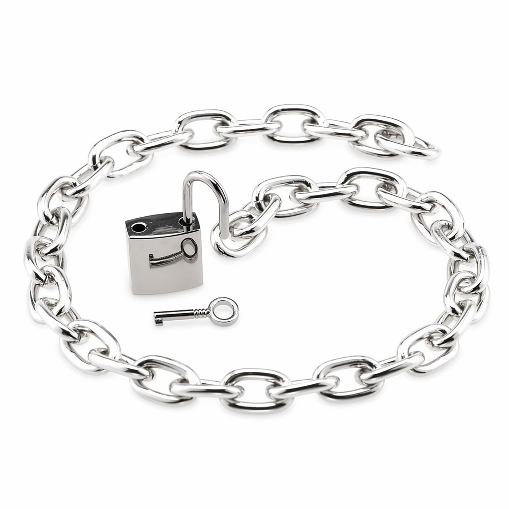 Gothic Heart Lock Pendant 2