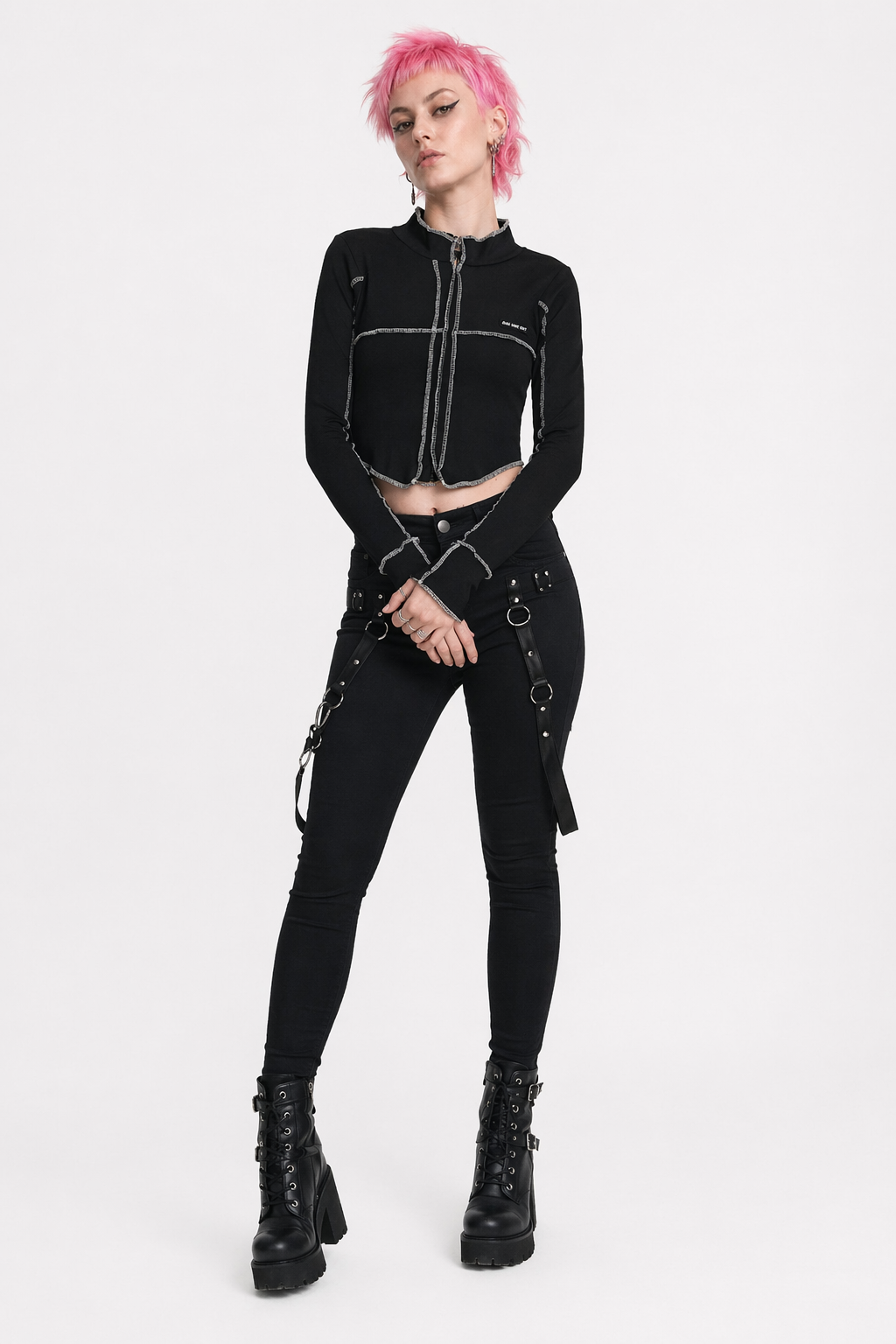 "Fear Shock Knit Crop Top" black