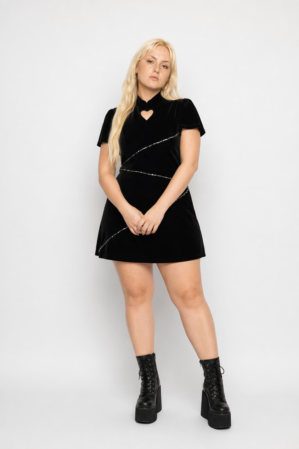 Hollow Heart' Velvet LBD black