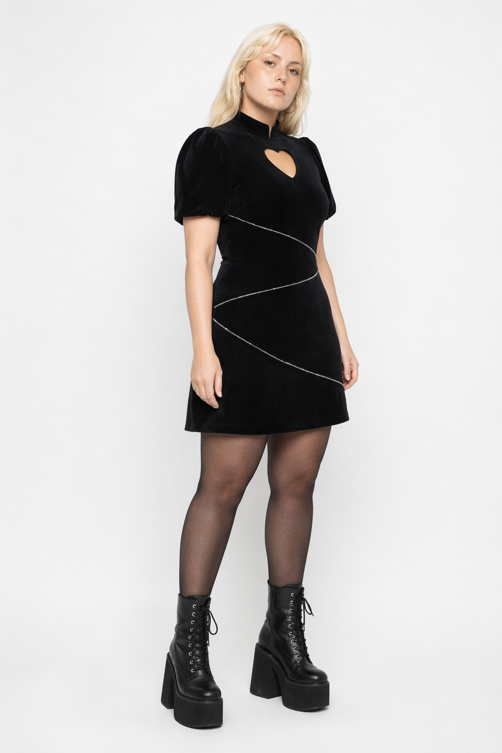 Hollow Heart' Velvet LBD black