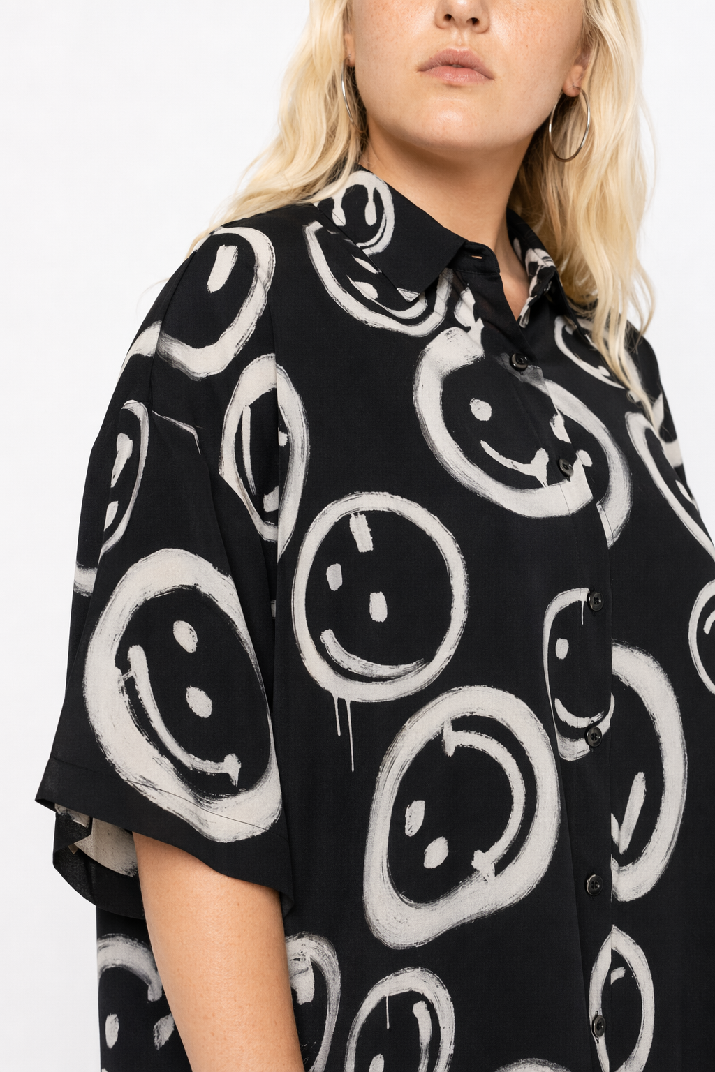 "Oversize Black Smiley Shirt" Black