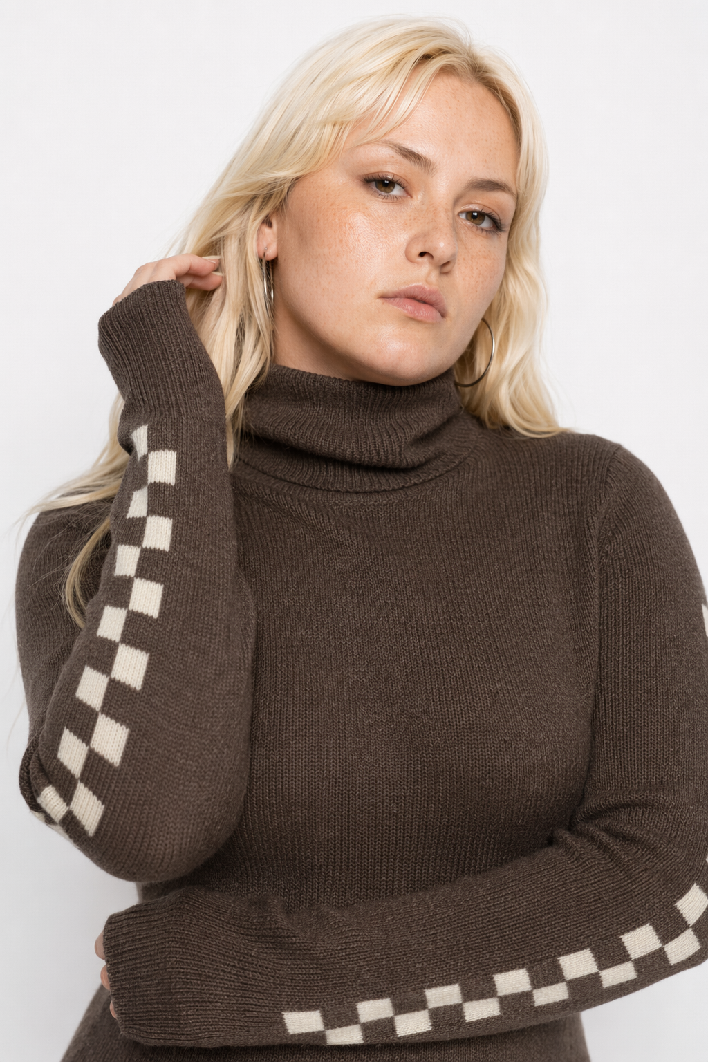 "Cozy Long-sleeve Turtleneck Sweater" Dark Brown
