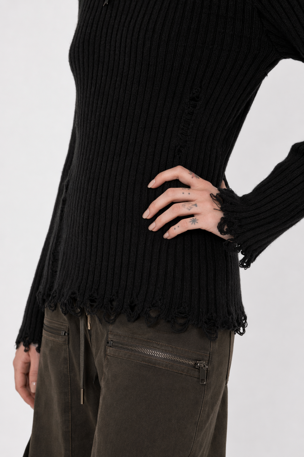 V-Neck Grunge Top in Black/Grey Black