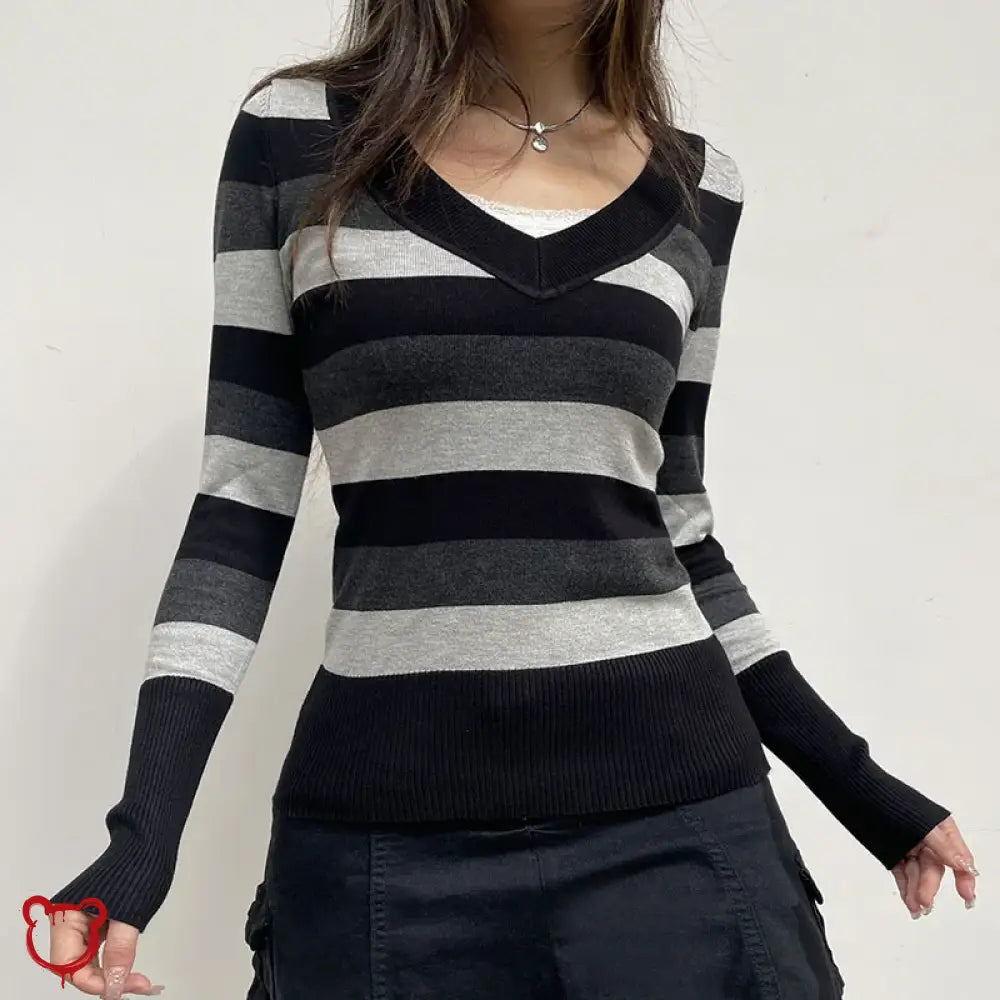 Monochrome V-Neck Striped Sweater Clothing